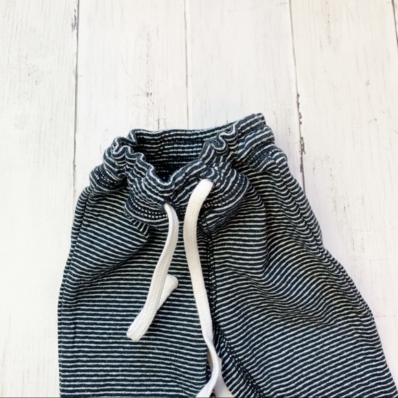 Set of Carter’s sweater and sweatpants - Picture 6 of 8